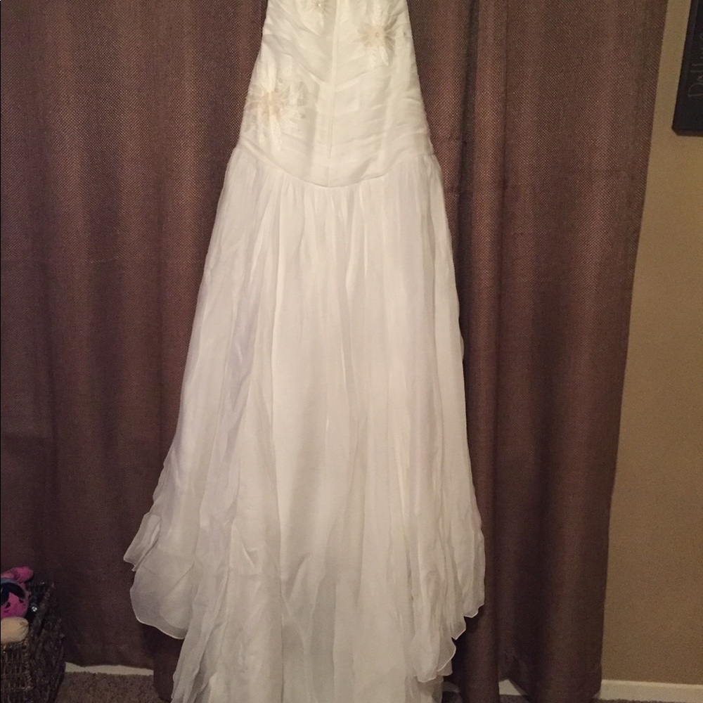Wedding dress - Picture 7 of 8